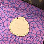 1ouis Vu1tton  LV x YK Petit Sac Plat Monogram9 14 x 17 x 5  - 5