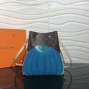 1ouis Vu1tton  LV x YK Néonoé MM9 26 x 26 x 17.5 - 1
