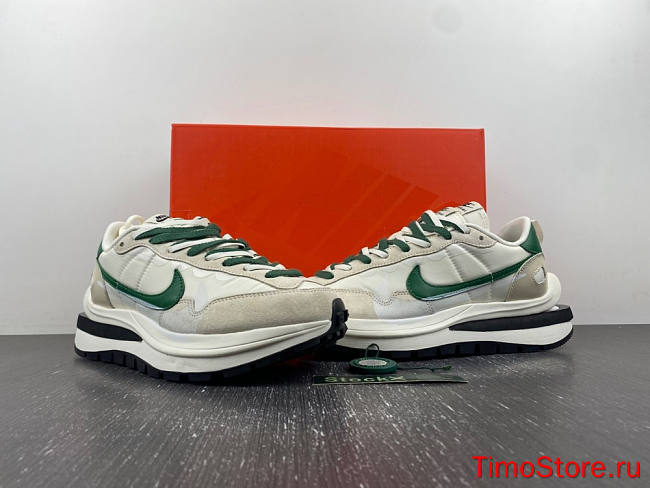 Sacai x VaporWaffle “Tour Yellow DD1875-102 - 1