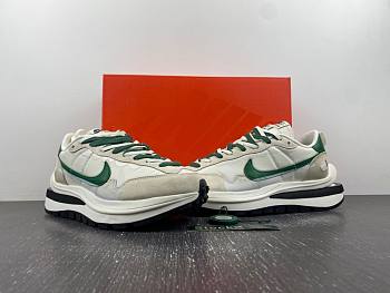 Sacai x VaporWaffle “Tour Yellow DD1875-102