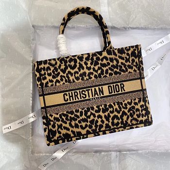 D1OR BOOK TOTE 130606D  Size:36.5cm