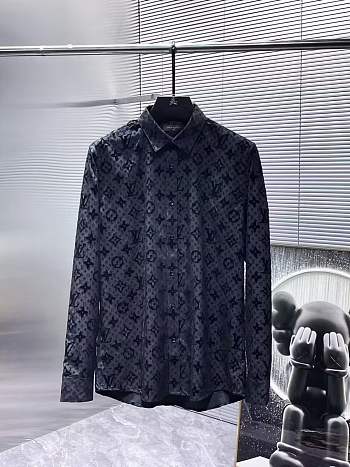 	 1v shirt