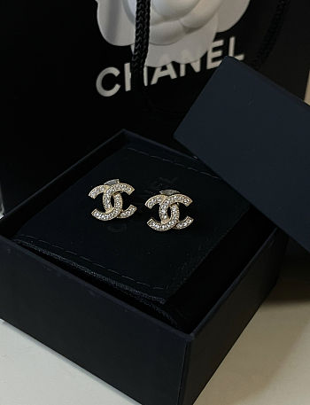 chane1 earring 