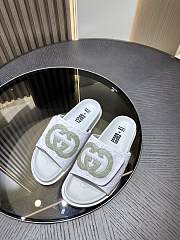 Gvcc1 sandal  40 - 4