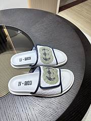 	 Gvcc1 sandal 42 - 5