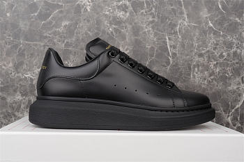 Alexander McQveen Oversized Sneaker Black 553761WHGP01000