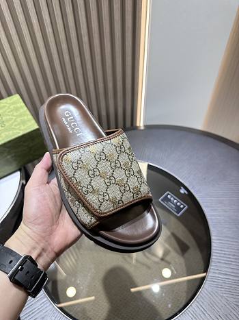 Gvcc1 sandal 43