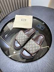 Gvcc1 sandal 43 - 2