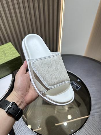 Gvcc1 sandal 45