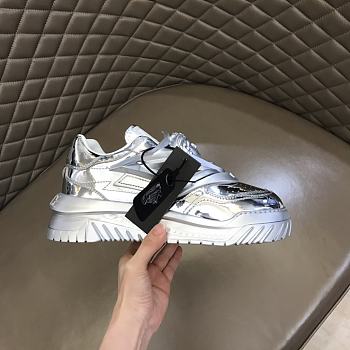 Ve1sace Sneaker 9