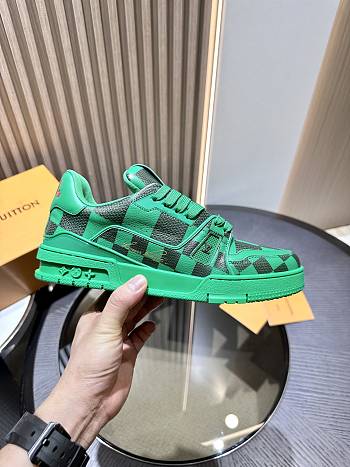 1ouis Vu1tton LV trainer 44