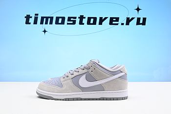 Nike SB Dunk Low Summit White Wolf Grey AR0778-110