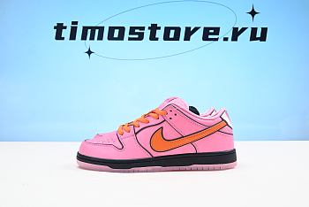 The Powerpuff Girls x Nike SB Dunk Low “Blossom”  FD2631-600 