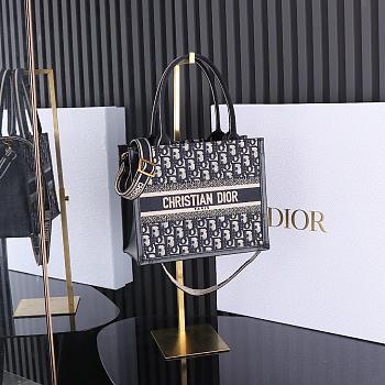 D1or Small Book Tote Blue Dior Oblique Embroidery and Calfskin-26cm