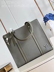 LV AEROGRAM TOTE  grey 36.5*34*13cm - 4