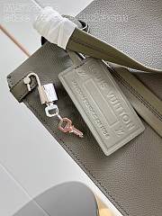 LV AEROGRAM TOTE  grey 36.5*34*13cm - 2