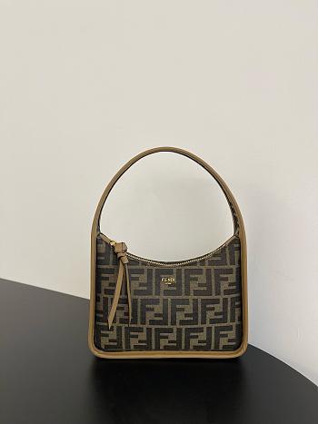 fendi fendessence hobo mini 25.5*7*28cm