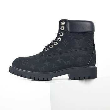 Lv boots black