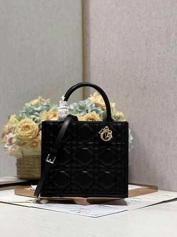 dior book tote mini 26cm 03