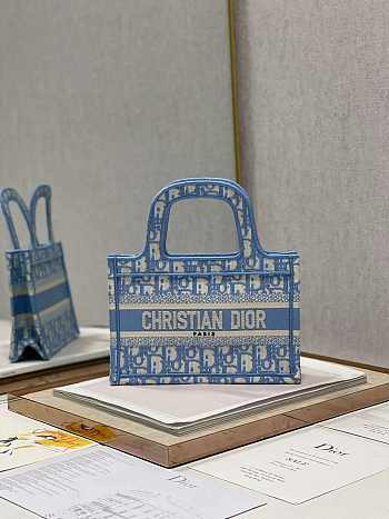dior book tote mini 24cm 01