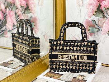 dior book tote mini 22.5cm 08