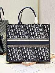 dior book tote L 41cm 02 - 4