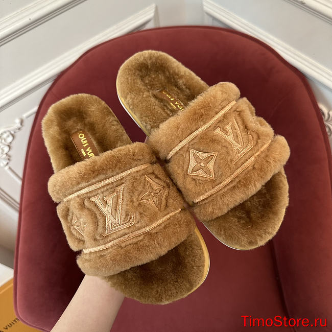 LV 2024 winter fur slippers 06 - 1