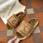 LV 2024 winter fur slippers 06 - 3