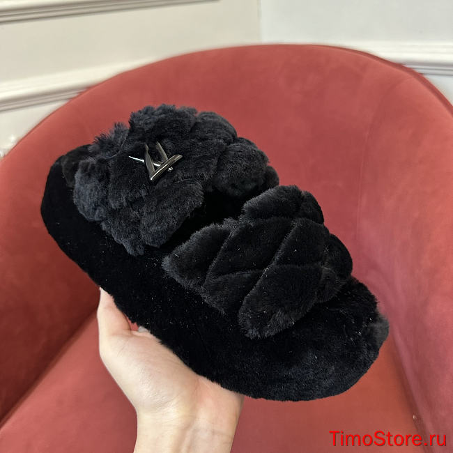 LV 2024 winter fur slippers 09 - 1