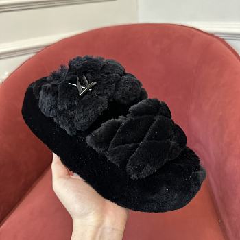 LV 2024 winter fur slippers 09