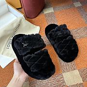 LV 2024 winter fur slippers 09 - 2