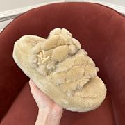 LV 2024 winter fur slippers 10 - 1