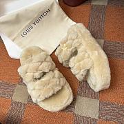 LV 2024 winter fur slippers 10 - 4