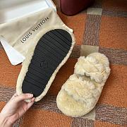LV 2024 winter fur slippers 10 - 3
