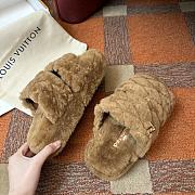 LV 2024 winter fur slippers 11 - 4