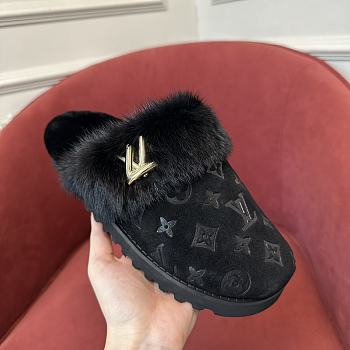 LV 2024 winter fur slippers 12