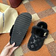 LV 2024 winter fur slippers 12 - 2