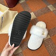 LV 2024 winter fur slippers 13 - 3
