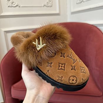 LV 2024 winter fur slippers 14