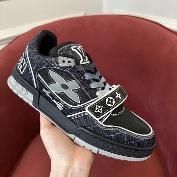 LOUIS VUITTON Trainer 2024 63