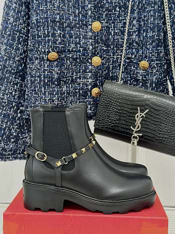 Valentino boots colors