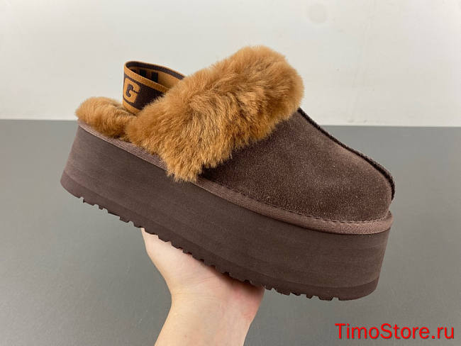 ugg boots slider - 1