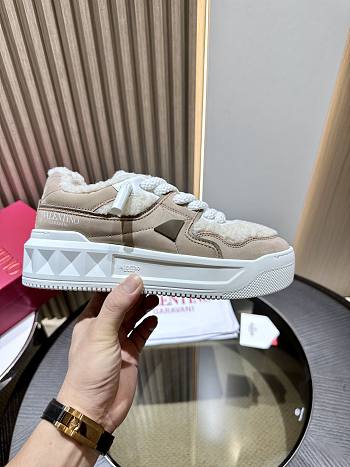 valentino sneaker pink