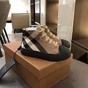 Burberry kid boots  - 2