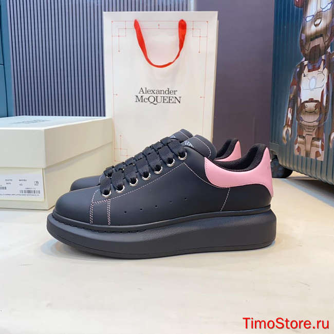 mc queen sneaker black and pink - 1
