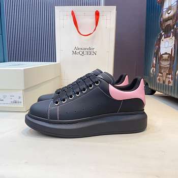 mc queen sneaker black and pink