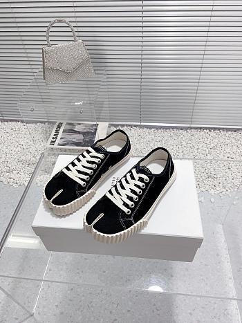 MAISON MIHARA tabi black 