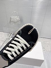 MAISON MIHARA tabi black  - 2