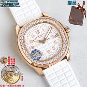 Patek Philippe Aquanaut 5068 series, 35.6mm 2 - 1