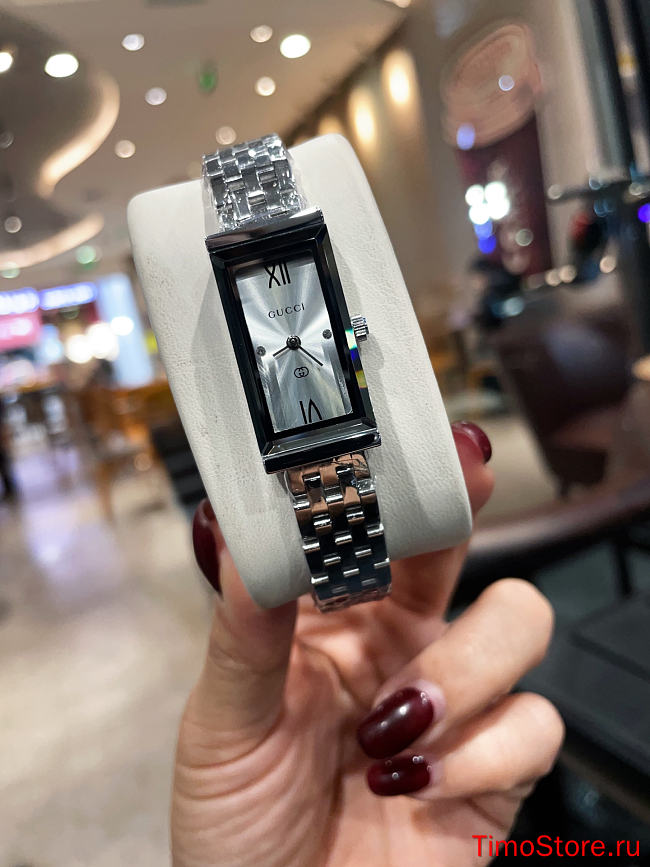 Gucci Women's Watch 35*17mm 3 - 1